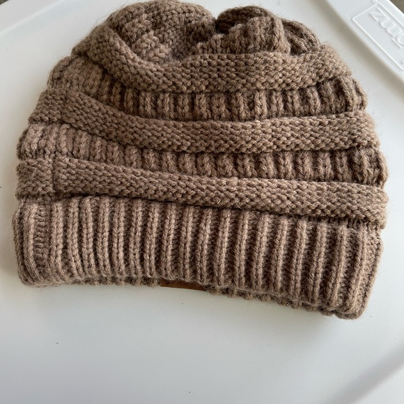CC beanie - Picture 2 of 3